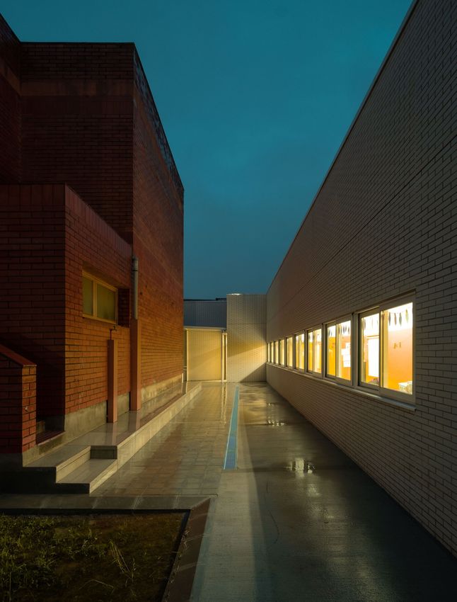 Education Center P. Salas i Xandri - Eugeni Aguiló Photographer