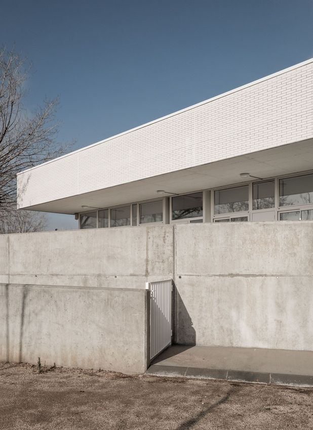 Education Center P. Salas i Xandri - Eugeni Aguiló Photographer